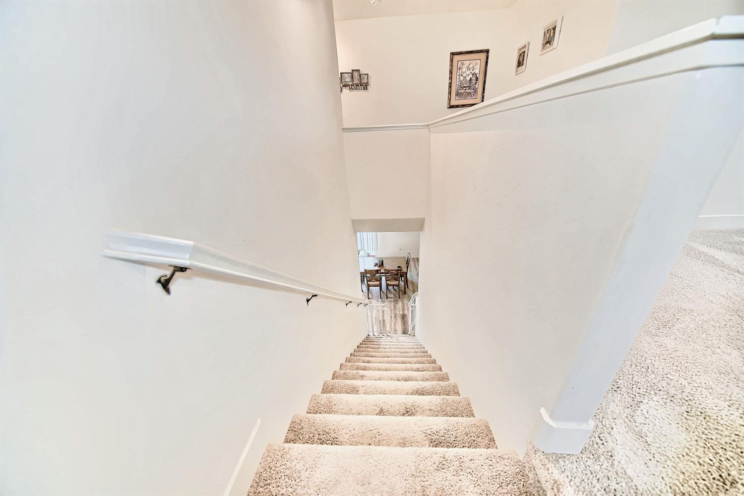 397 Broadstone Ct, Los Banos, CA 93635