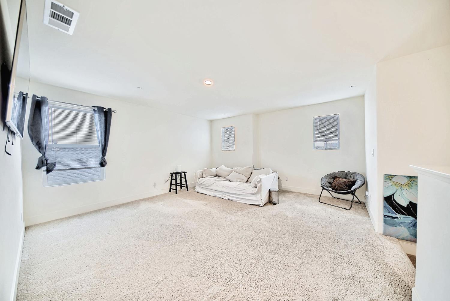 397 Broadstone Ct, Los Banos, CA 93635