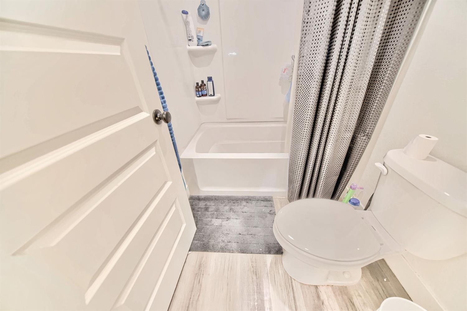 397 Broadstone Ct, Los Banos, CA 93635