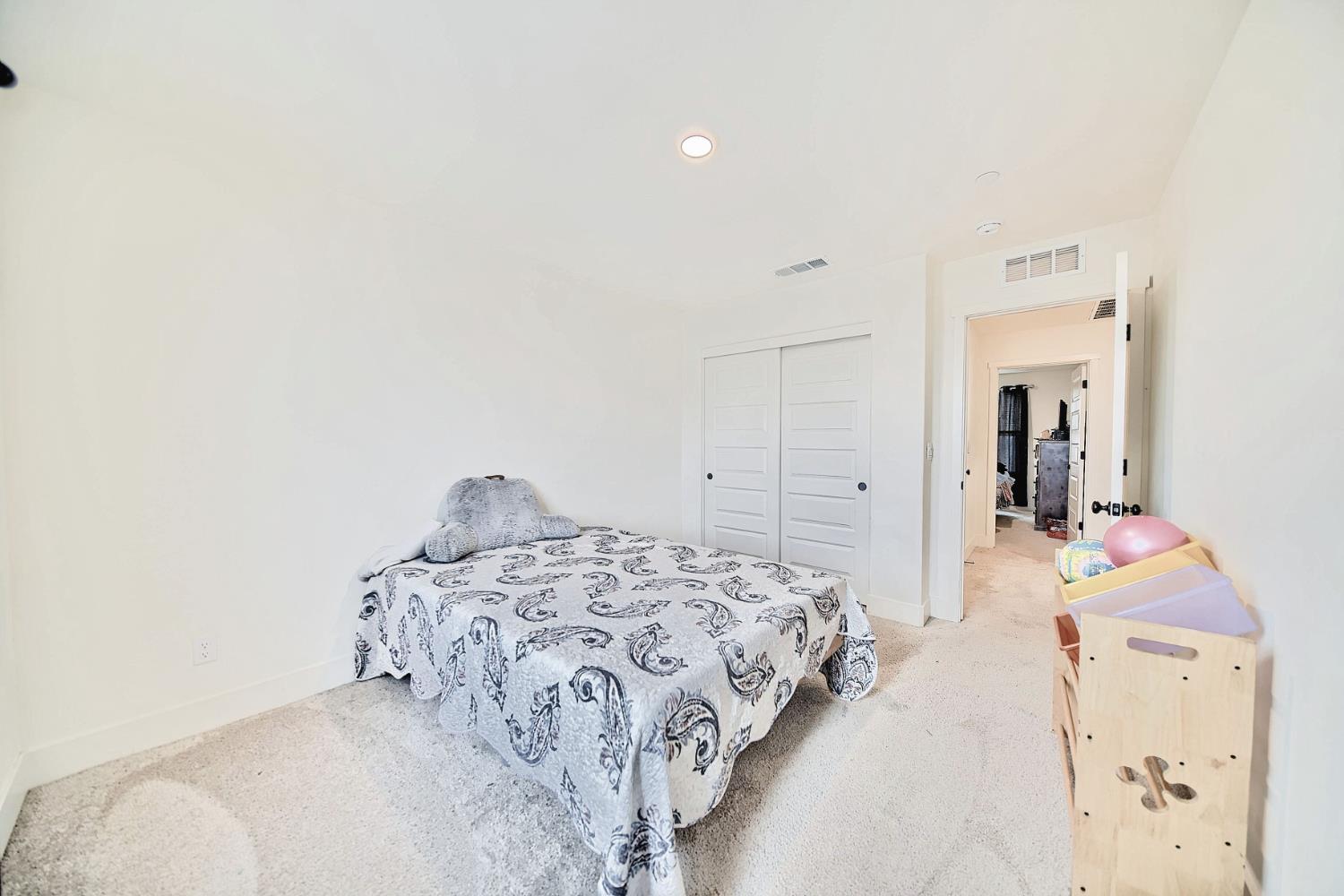 397 Broadstone Ct, Los Banos, CA 93635