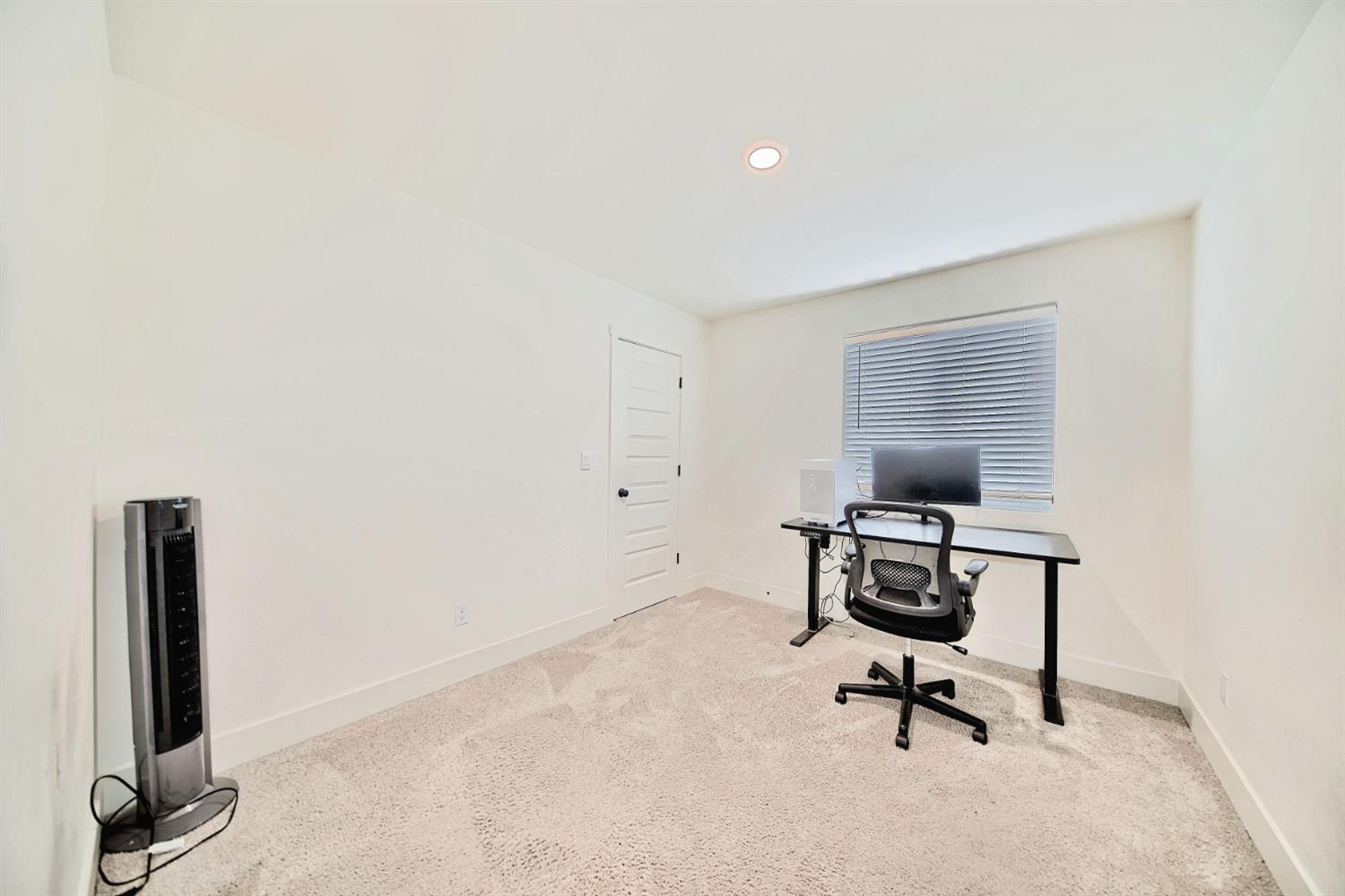 397 Broadstone Ct, Los Banos, CA 93635