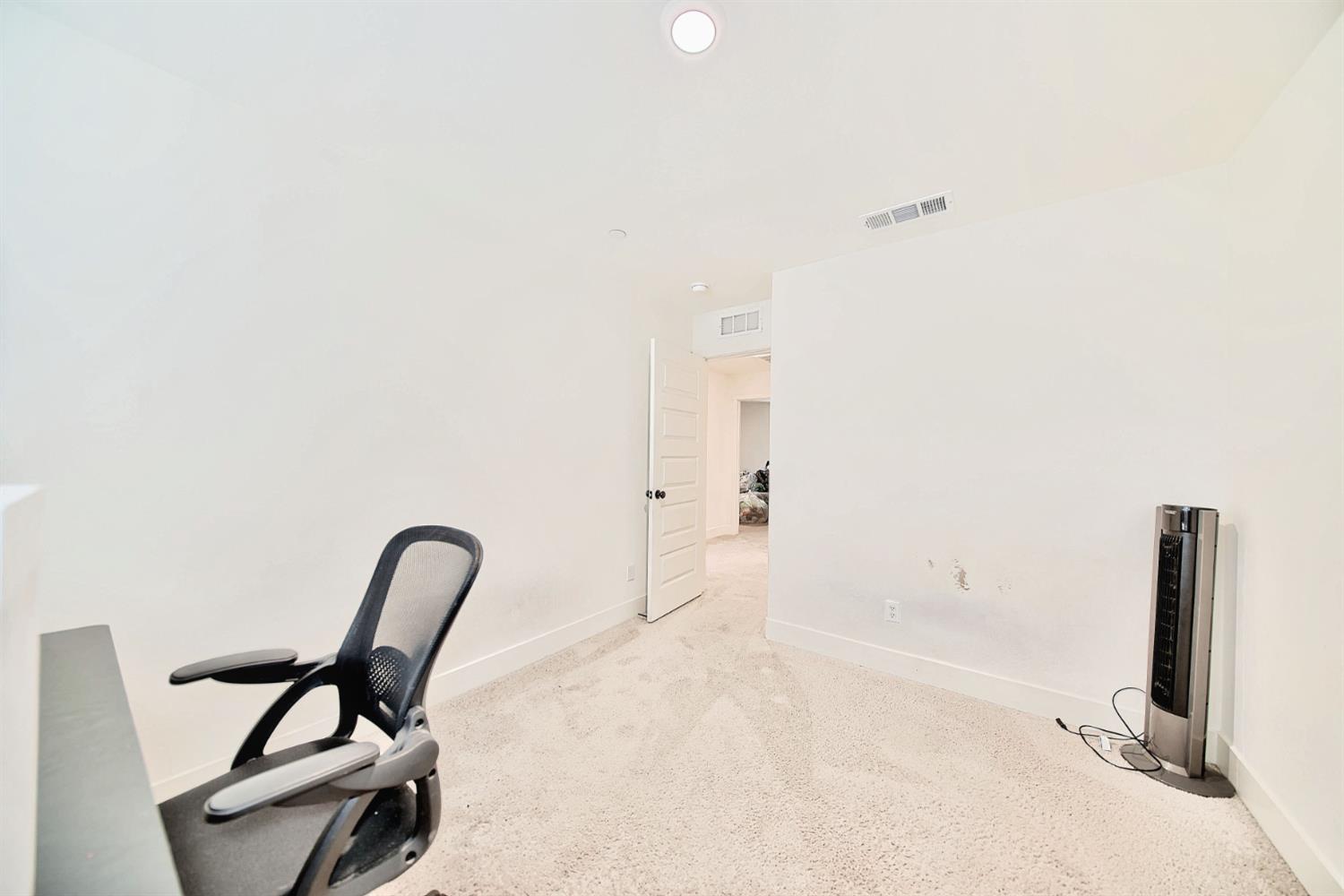 397 Broadstone Ct, Los Banos, CA 93635