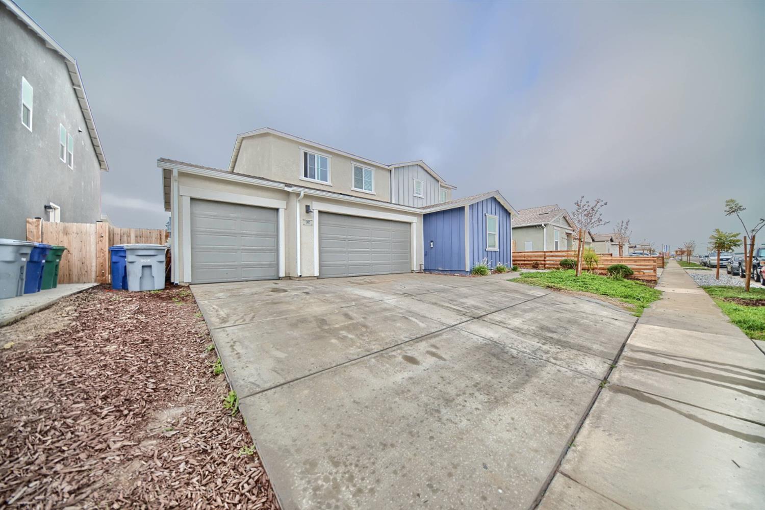 397 Broadstone Ct, Los Banos, CA 93635
