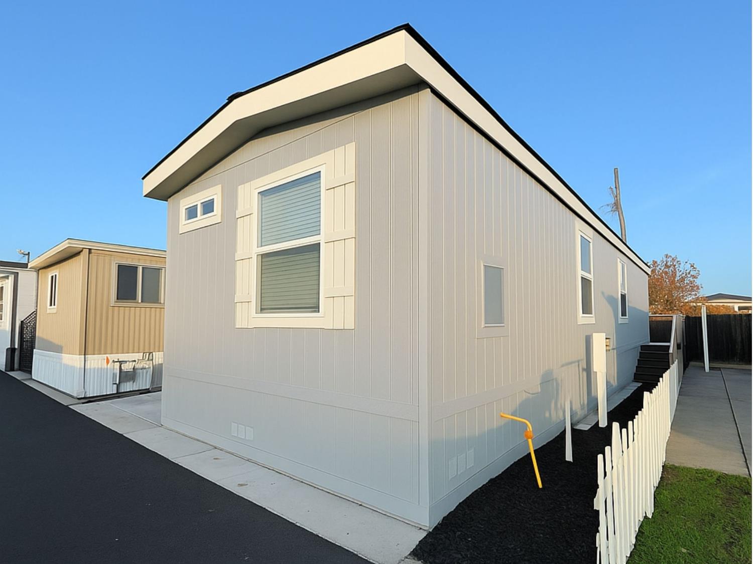 880 E F St #8, Oakdale, CA 95361