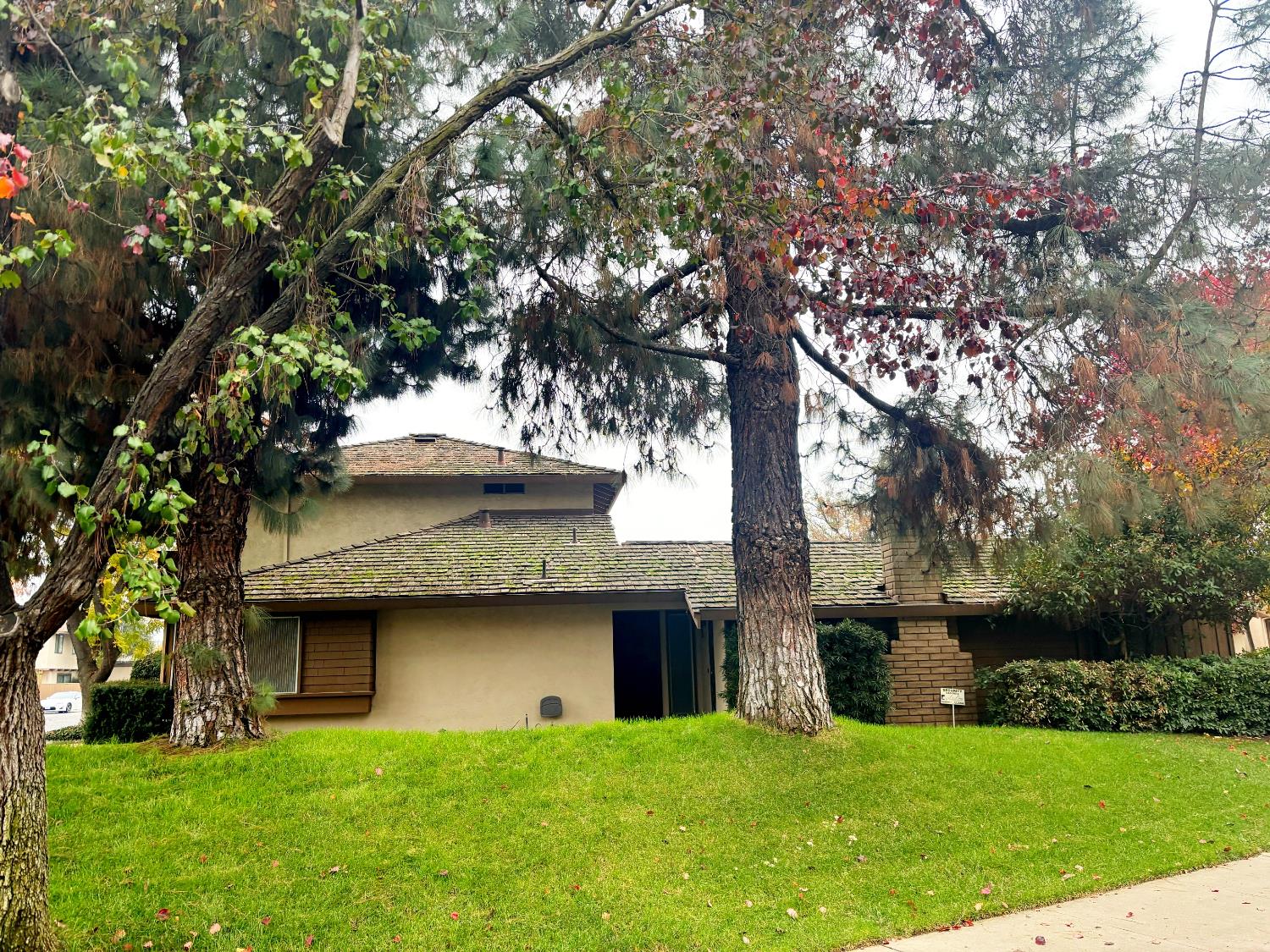 617 Edgebrook Ct, Modesto, CA 95354