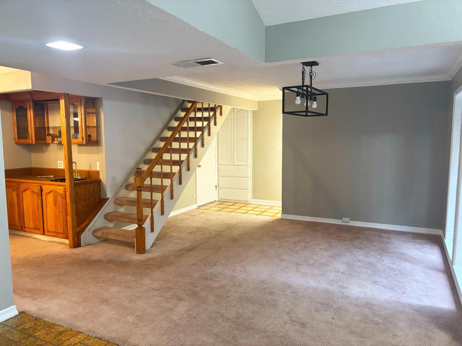 617 Edgebrook Ct, Modesto, CA 95354