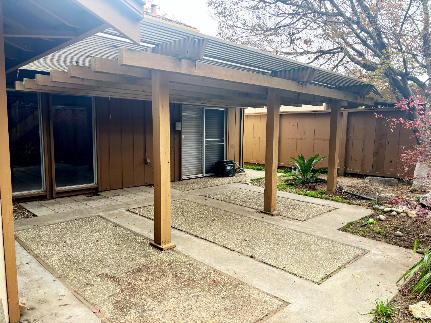 617 Edgebrook Ct, Modesto, CA 95354