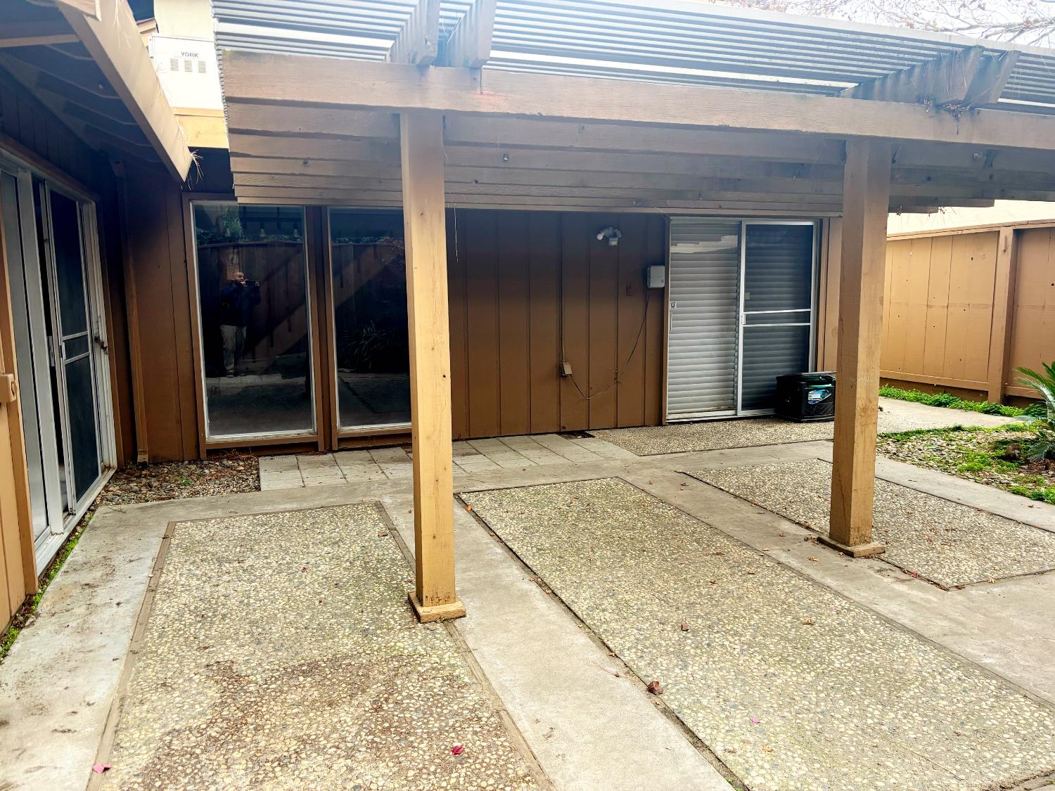 617 Edgebrook Ct, Modesto, CA 95354