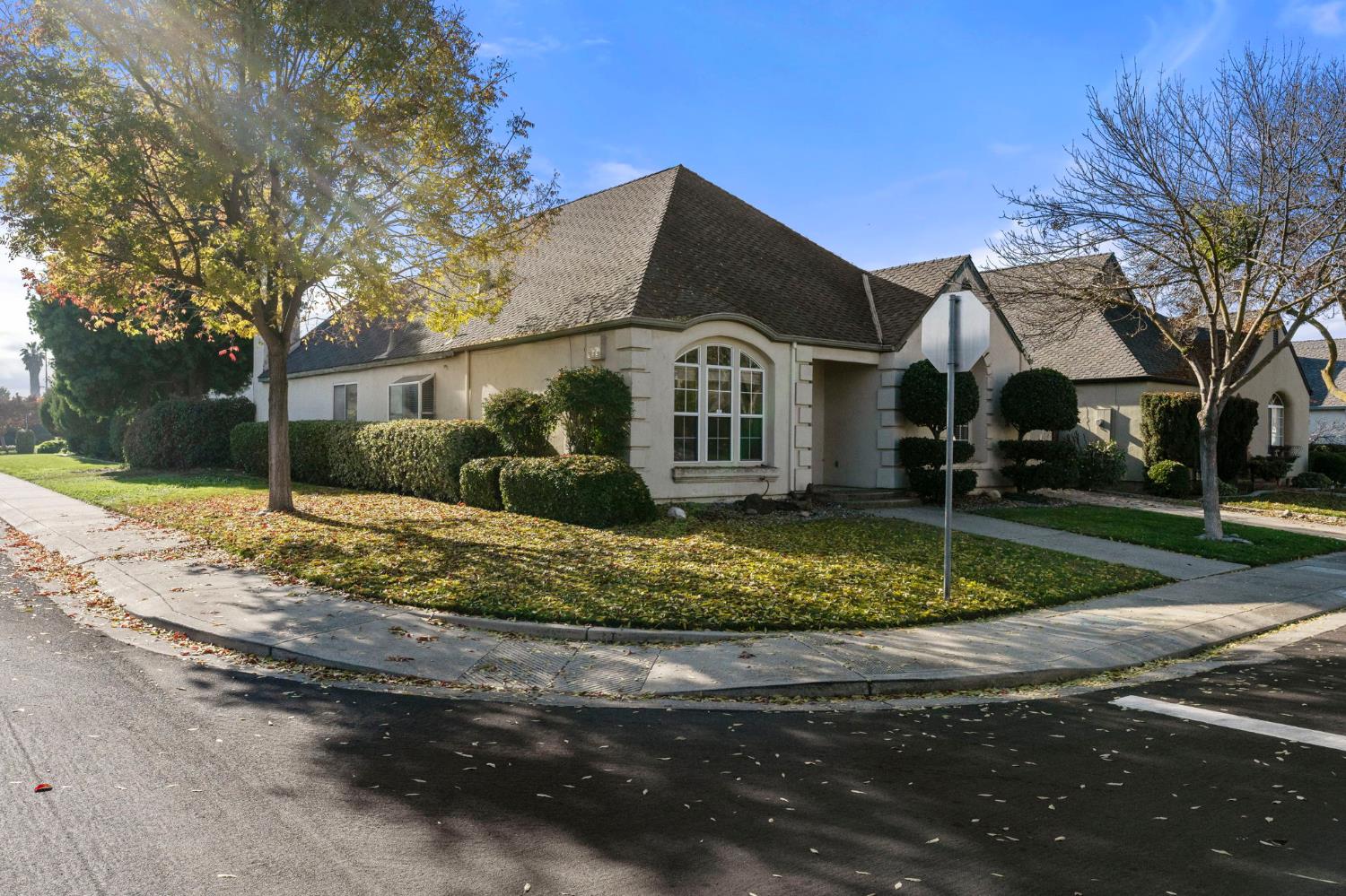 1128 Valencia Ct, Modesto, CA 95350