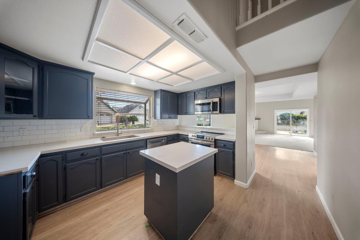 1128 Valencia Ct, Modesto, CA 95350