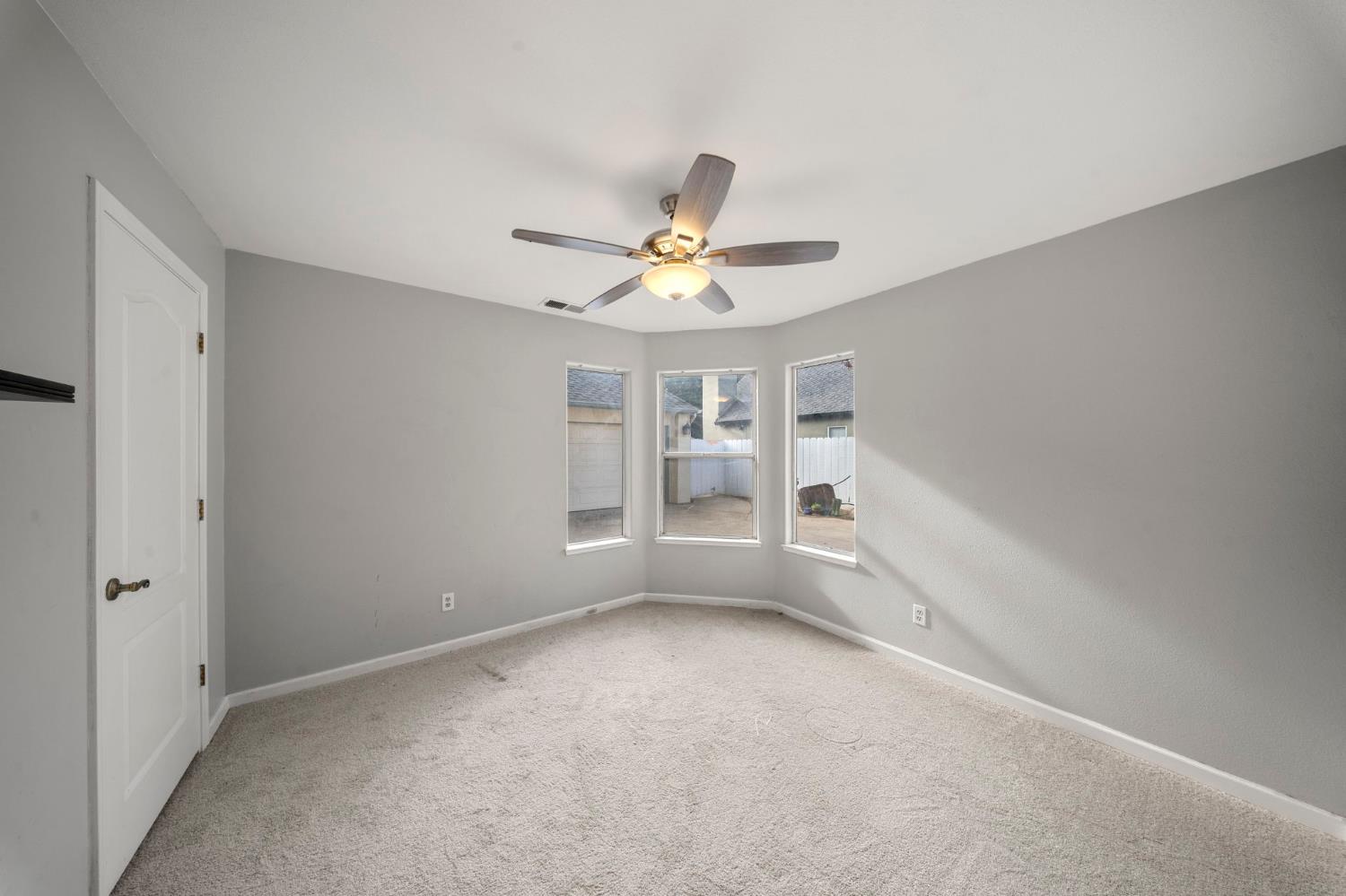 1128 Valencia Ct, Modesto, CA 95350