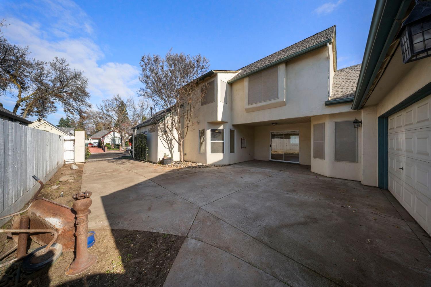 1128 Valencia Ct, Modesto, CA 95350