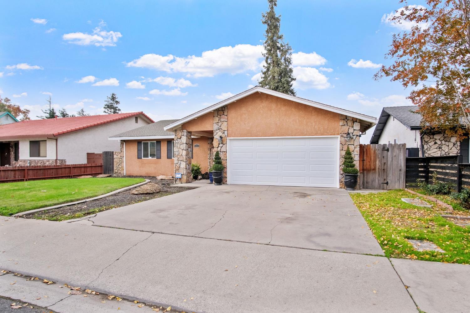 1921 Carleton Dr, Turlock, CA 95382