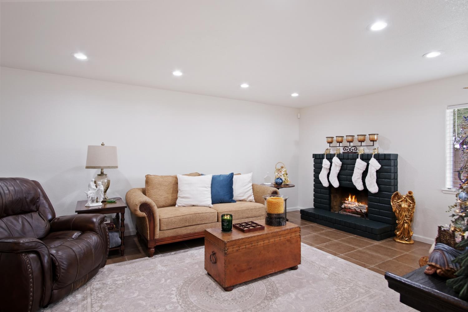 1921 Carleton Dr, Turlock, CA 95382