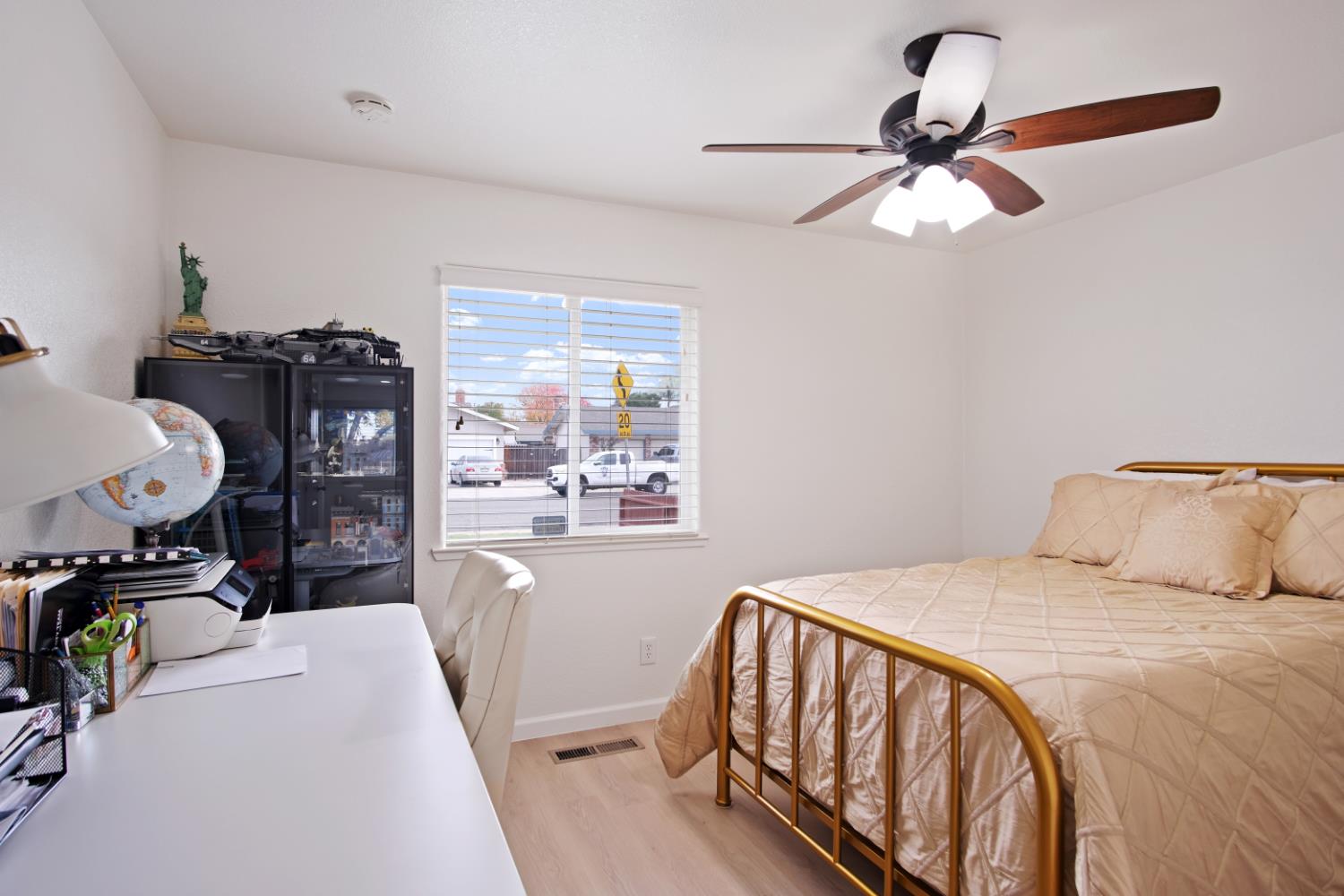 1921 Carleton Dr, Turlock, CA 95382