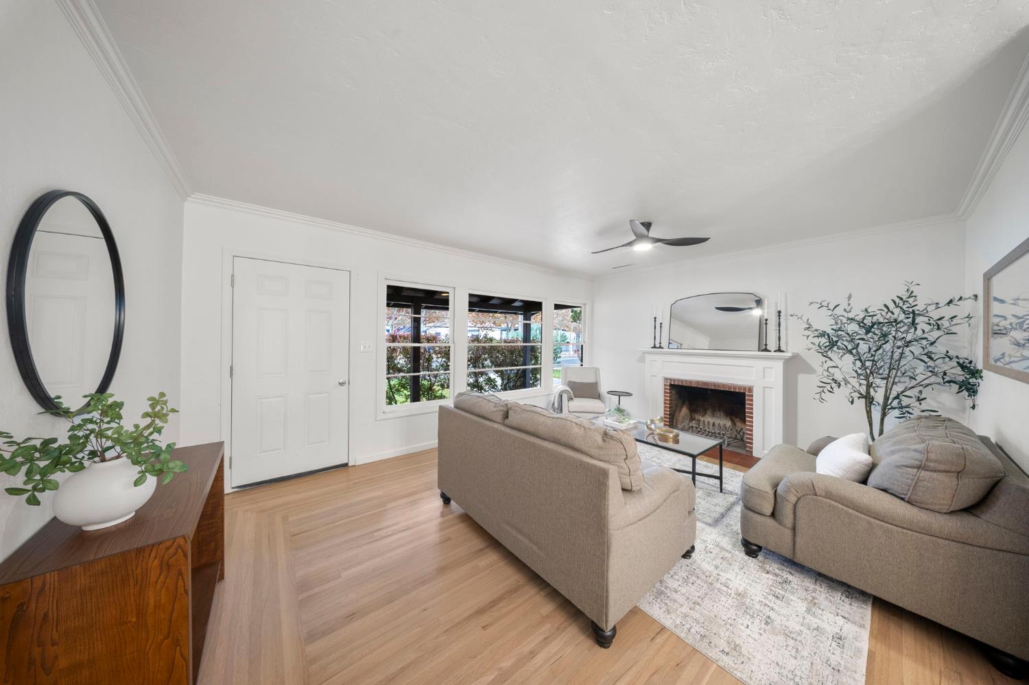 709 Enslen Ave, Modesto, CA 95354