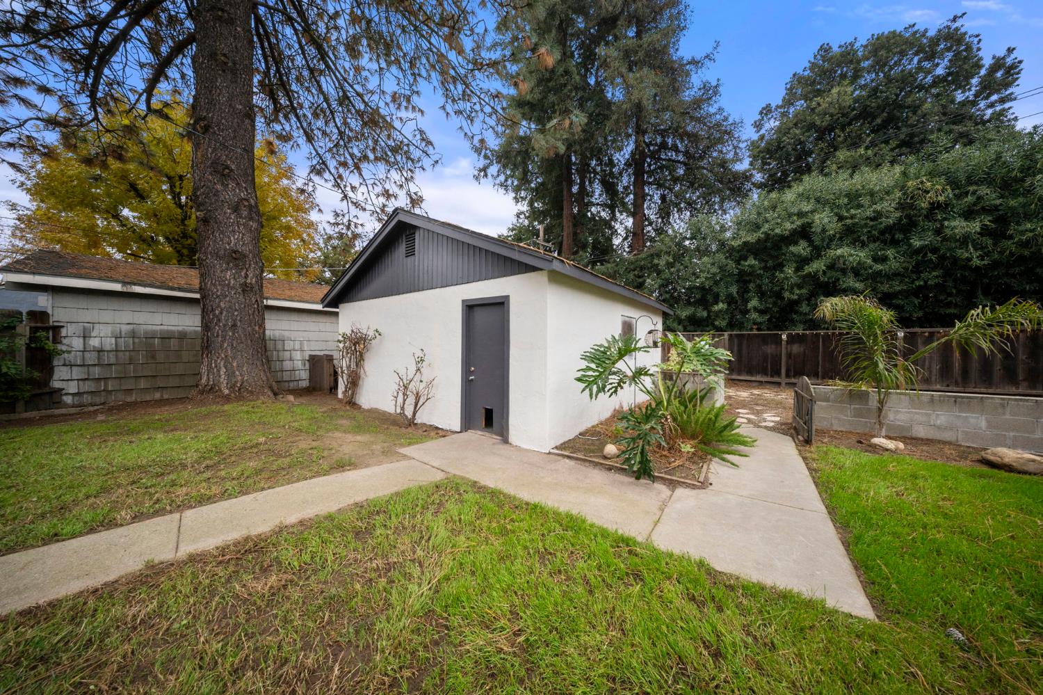 709 Enslen Ave, Modesto, CA 95354
