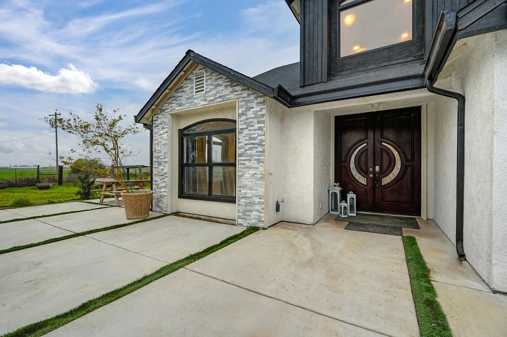 7011 Kemper Rd, Modesto, CA 95357