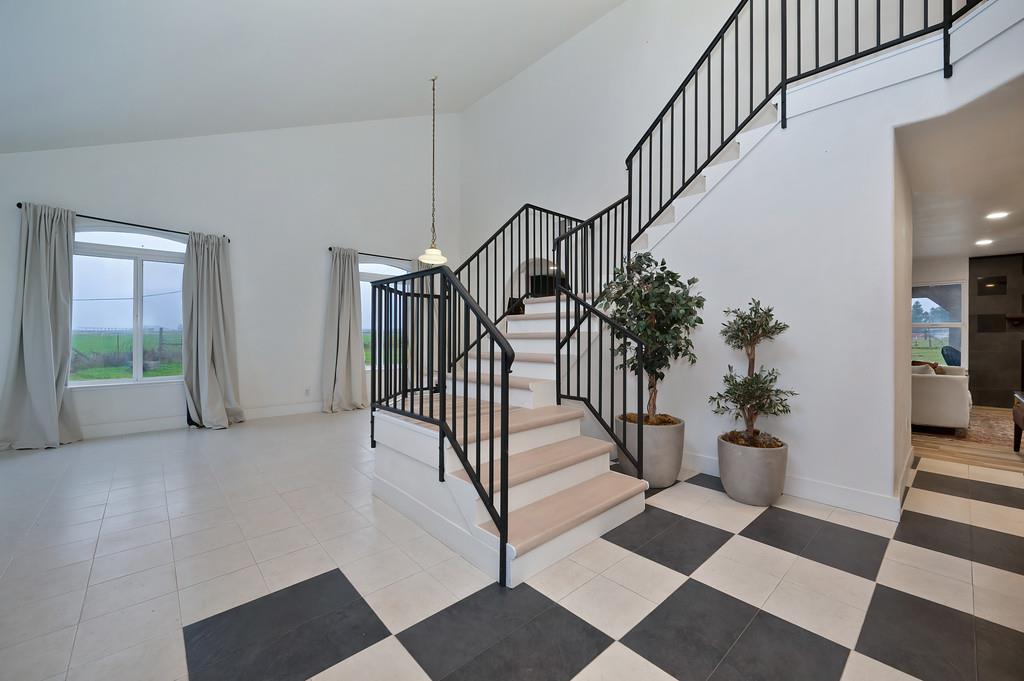 7011 Kemper Rd, Modesto, CA 95357