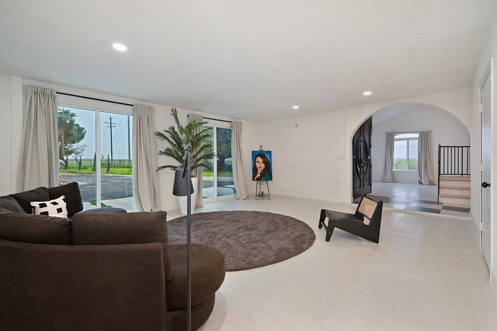 7011 Kemper Rd, Modesto, CA 95357