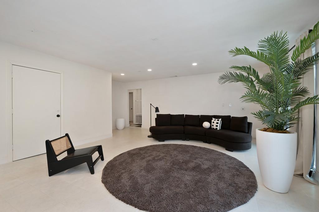 7011 Kemper Rd, Modesto, CA 95357