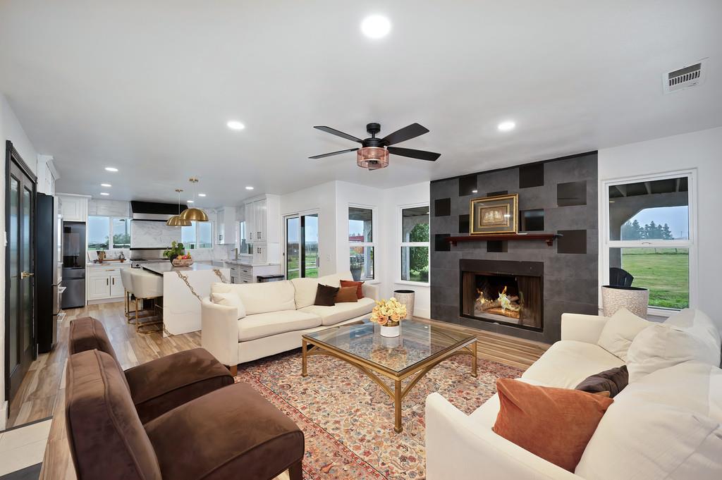 7011 Kemper Rd, Modesto, CA 95357