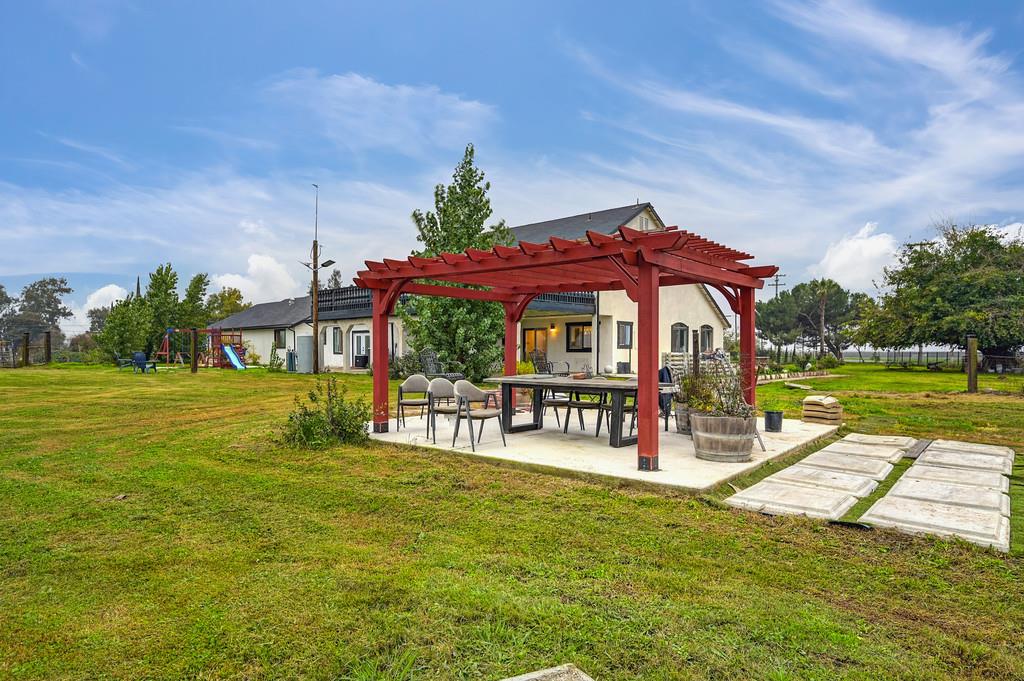 7011 Kemper Rd, Modesto, CA 95357