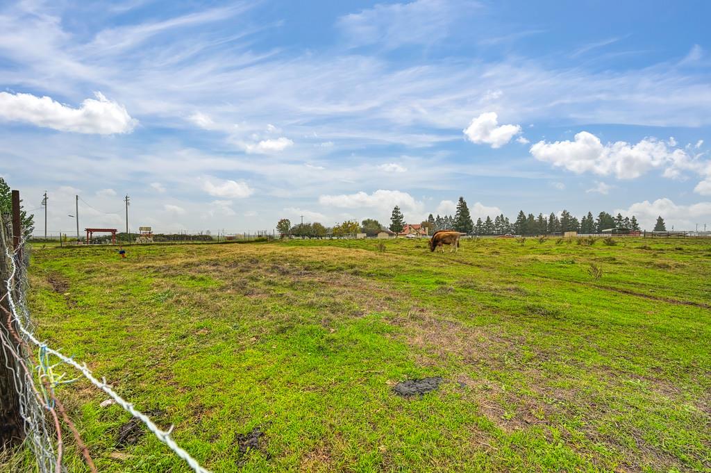 7011 Kemper Rd, Modesto, CA 95357