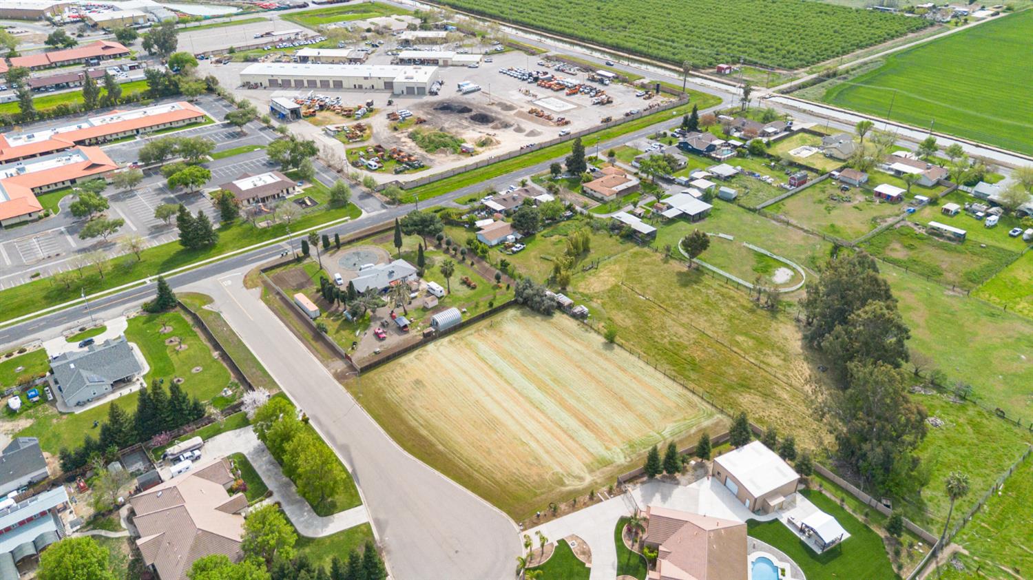 965 N Bryant Ct, Merced, CA 95341