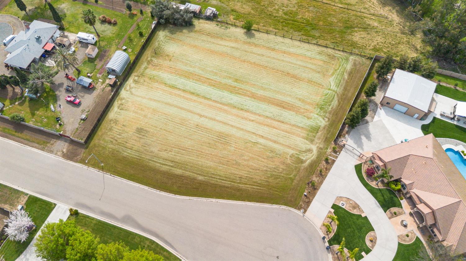 965 N Bryant Ct, Merced, CA 95341