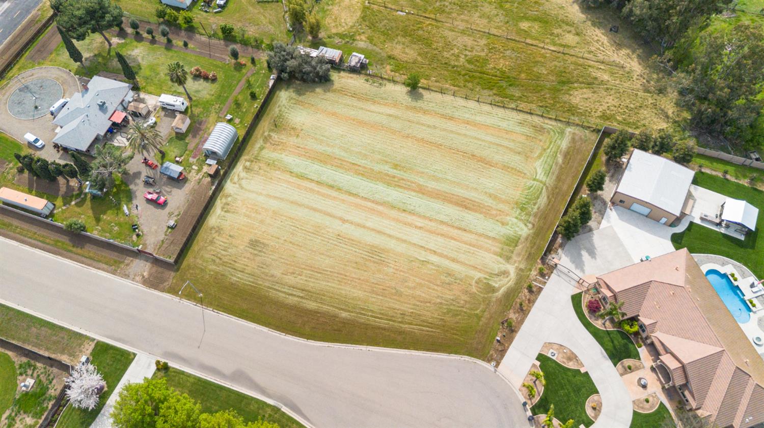 965 N Bryant Ct, Merced, CA 95341