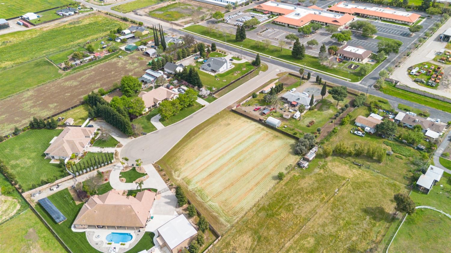 965 N Bryant Ct, Merced, CA 95341