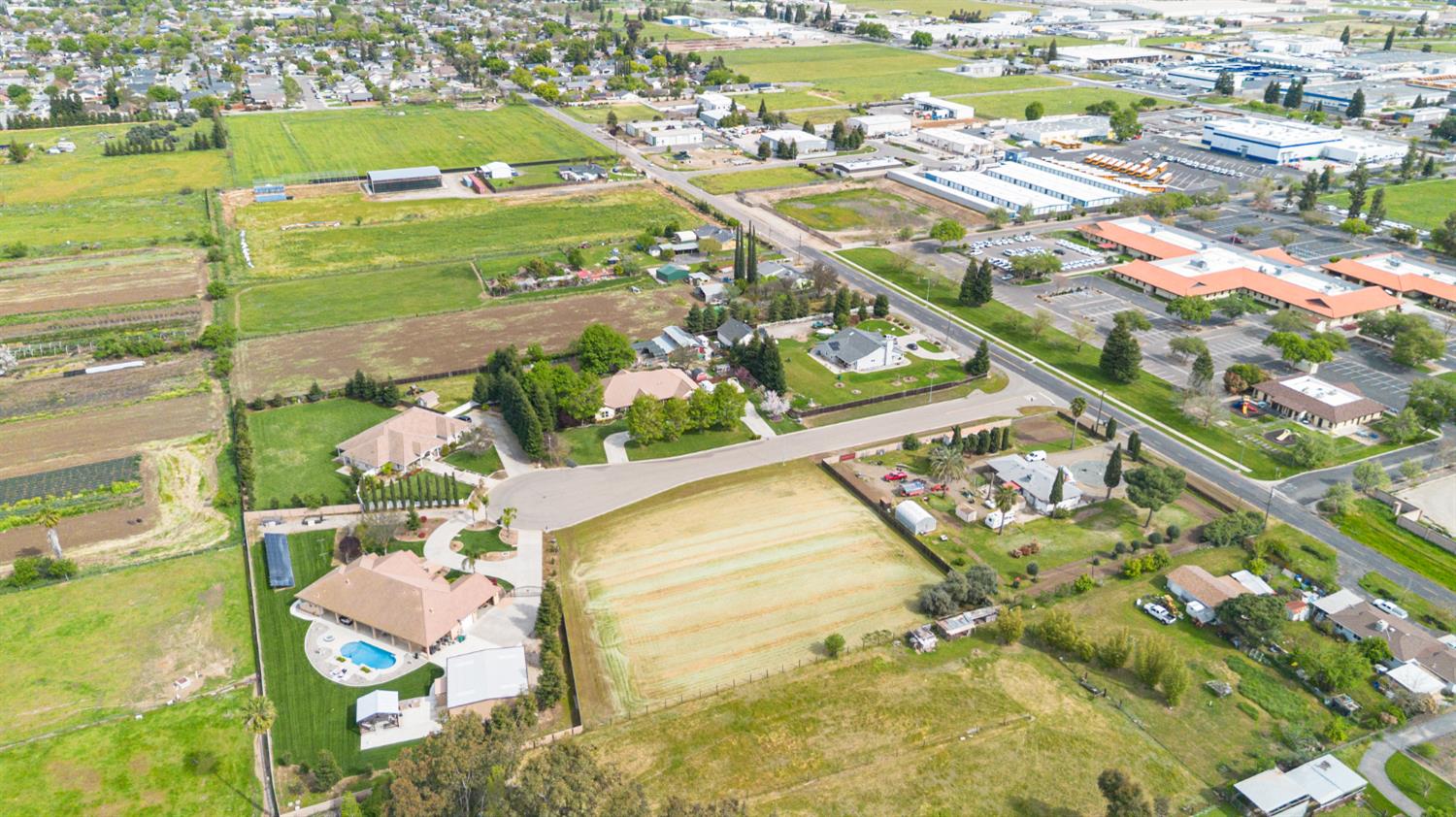 965 N Bryant Ct, Merced, CA 95341