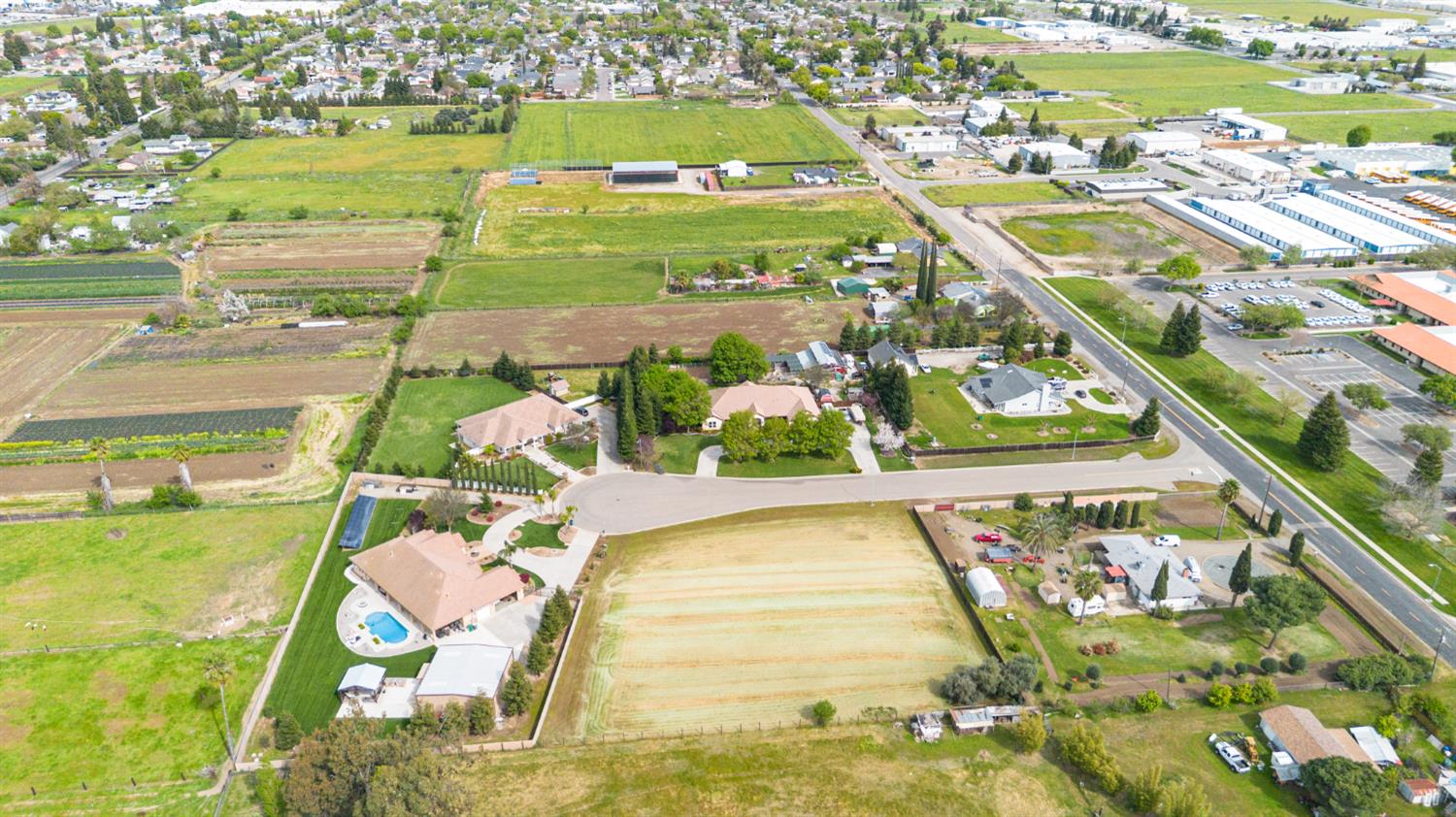 965 N Bryant Ct, Merced, CA 95341