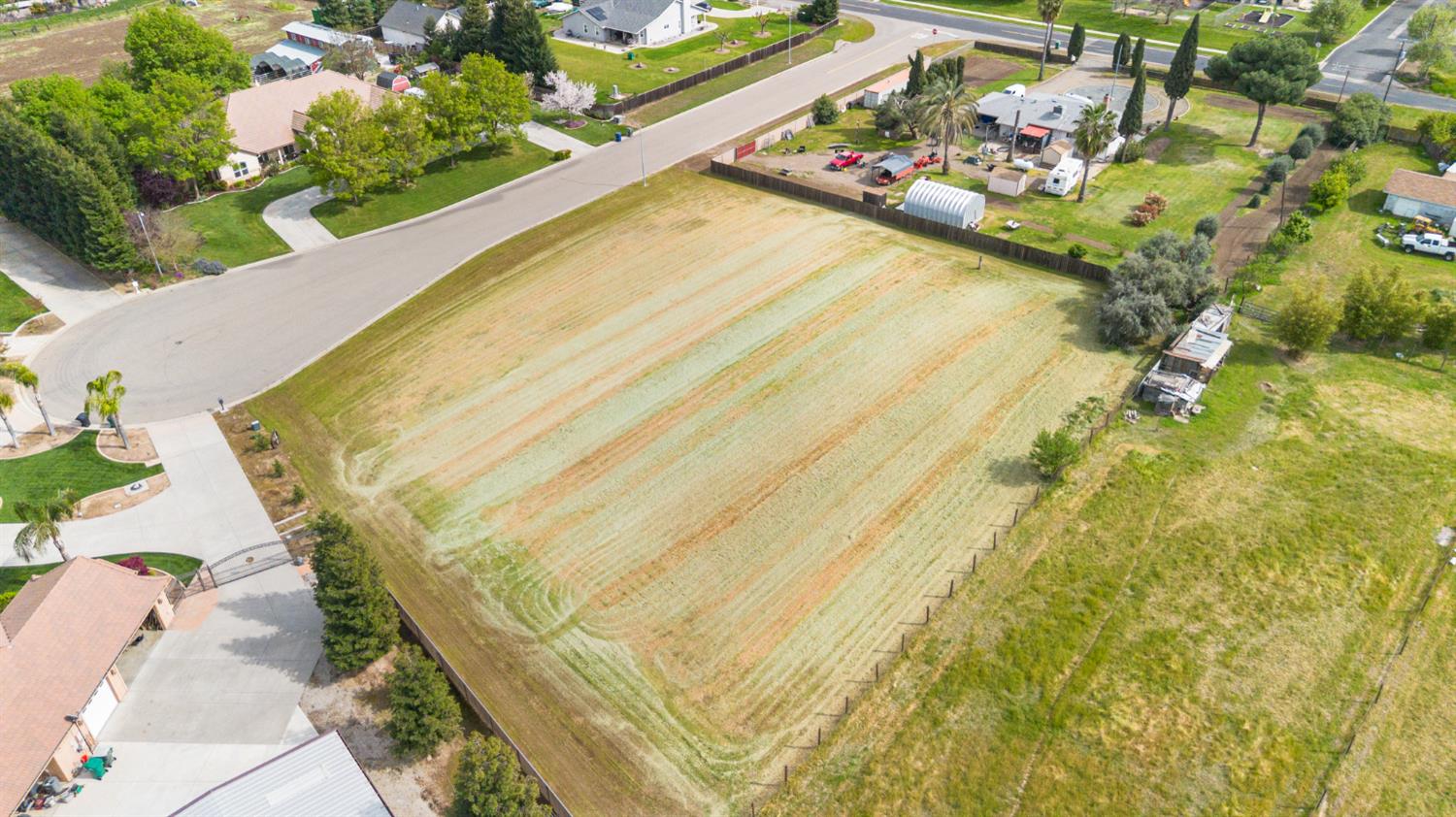 965 N Bryant Ct, Merced, CA 95341