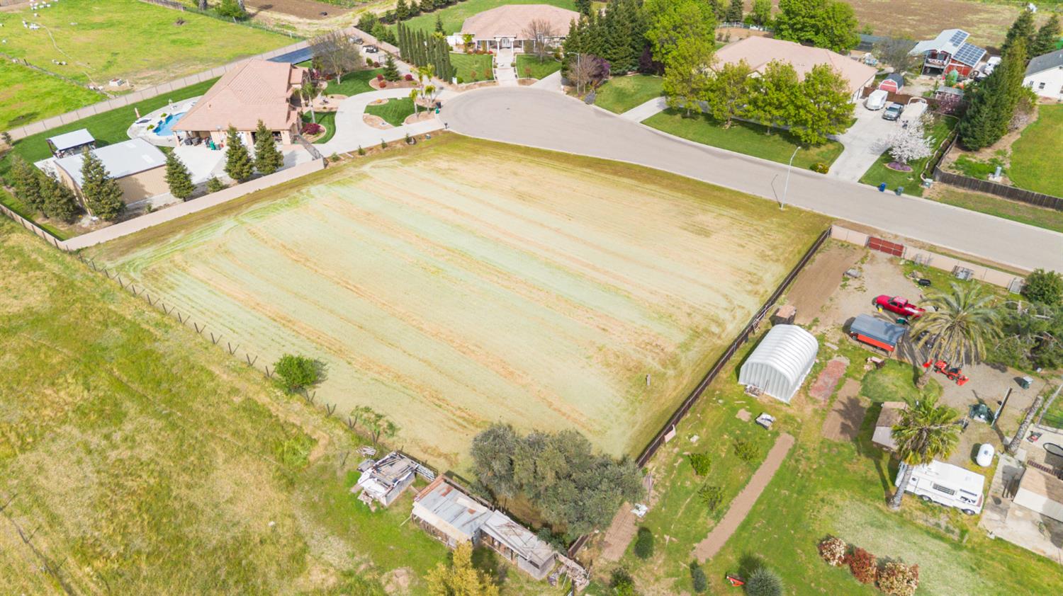 965 N Bryant Ct, Merced, CA 95341