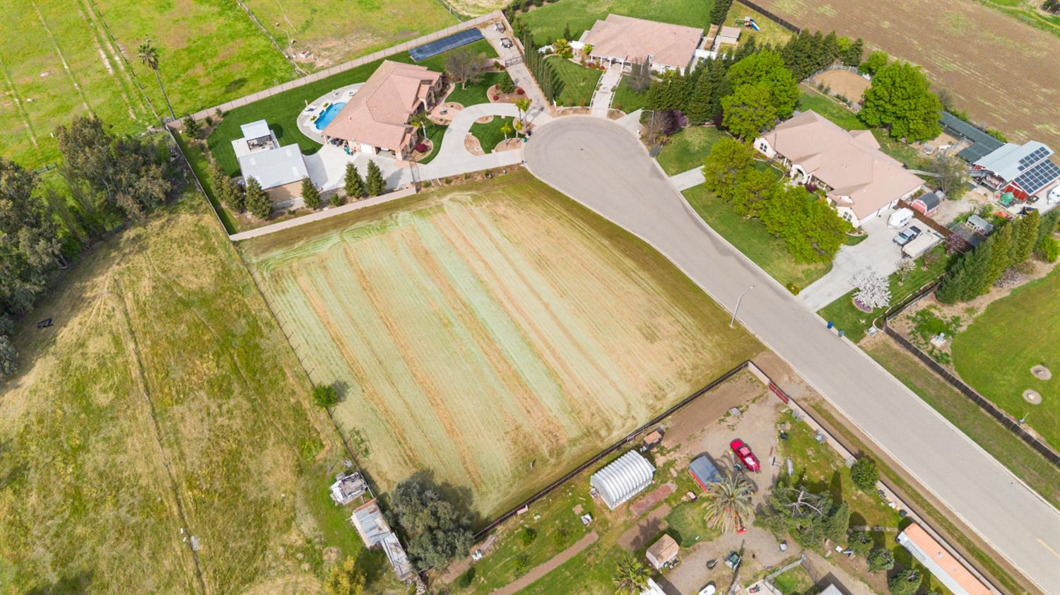 965 N Bryant Ct, Merced, CA 95341