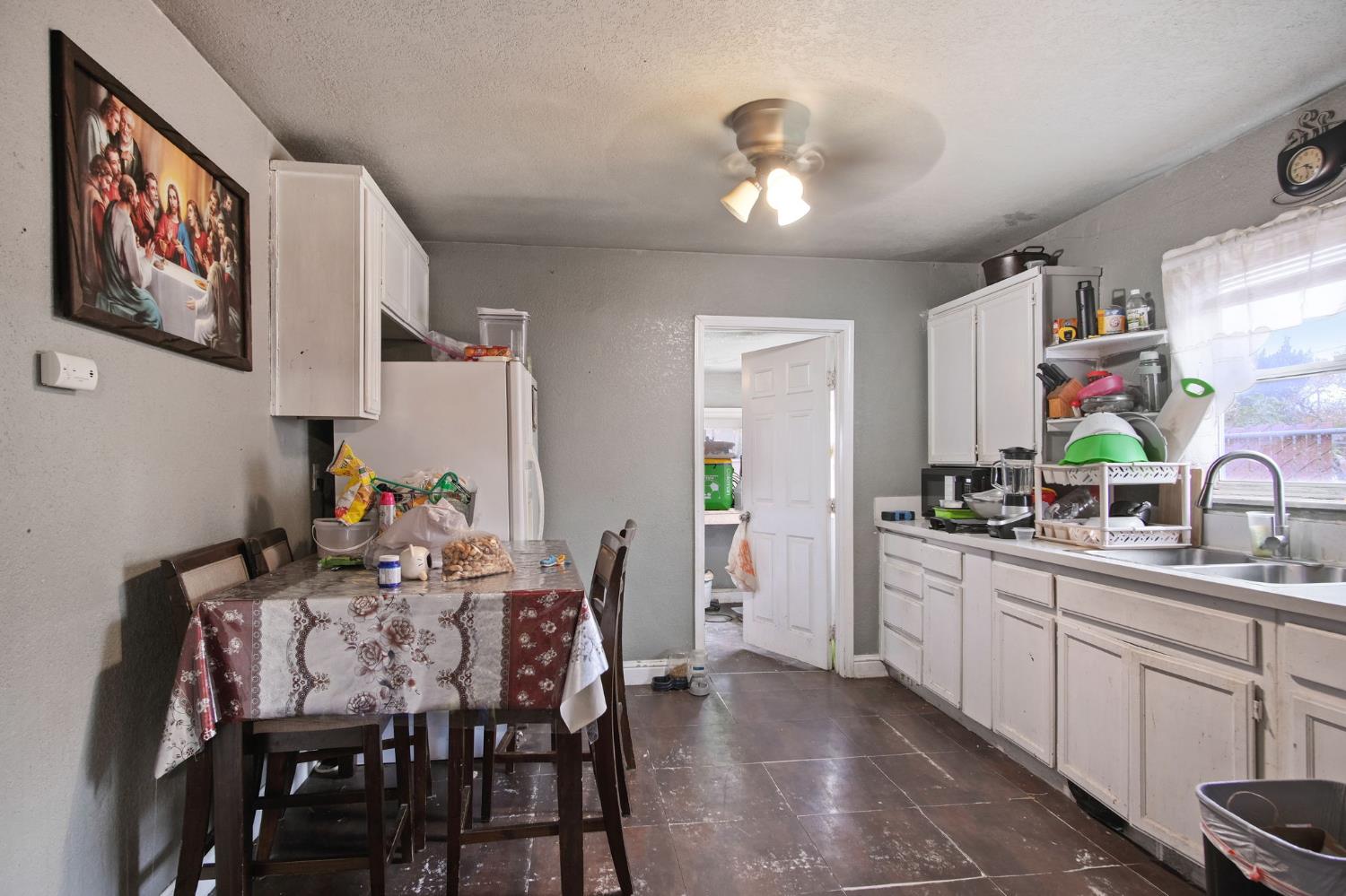 1225 Eugene Ave, Modesto, CA 95351