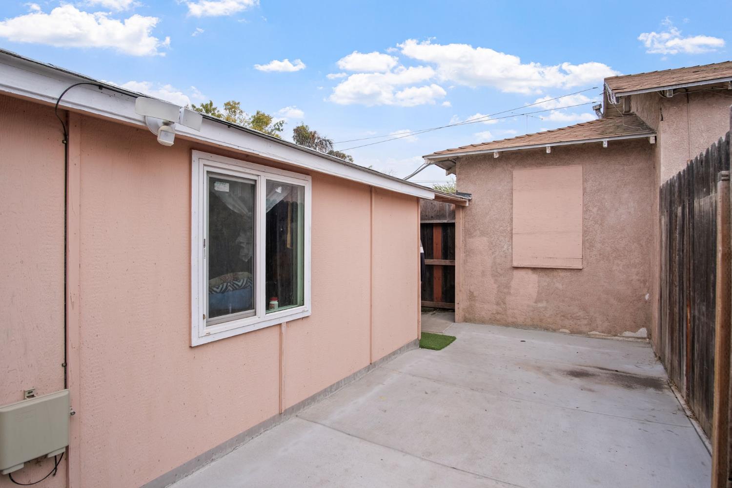 1225 Eugene Ave, Modesto, CA 95351