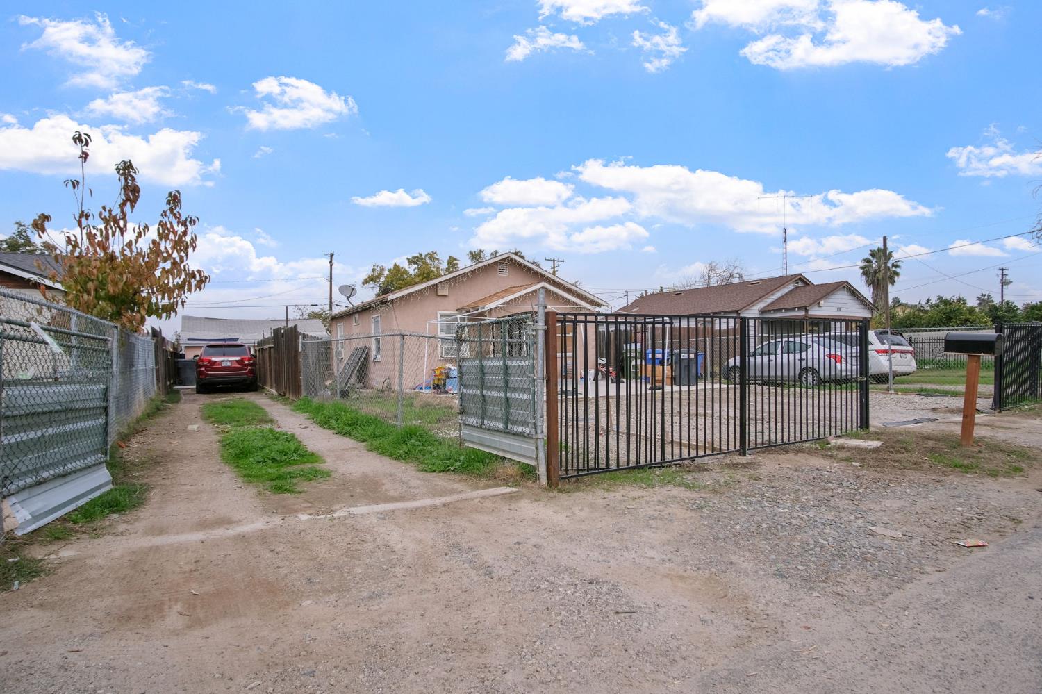 1225 Eugene Ave, Modesto, CA 95351