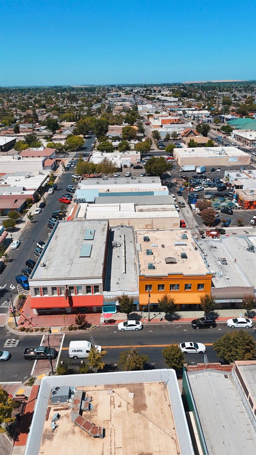 133 W Yosemite Ave, Manteca, CA 95336