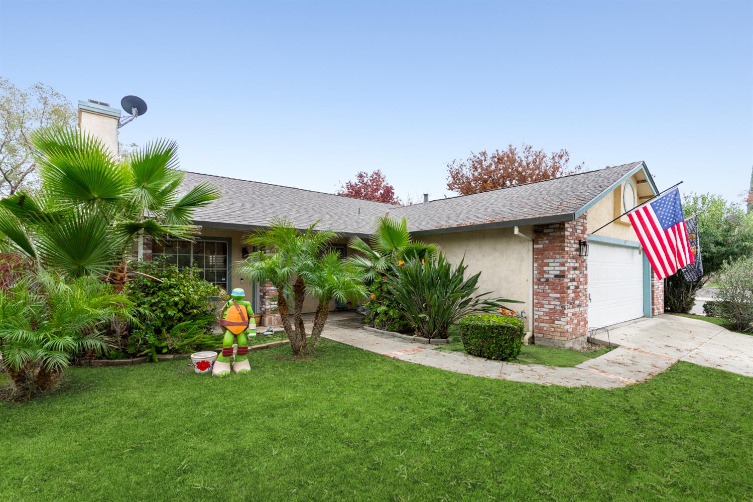 600 Sears Dr, Patterson, CA 95363