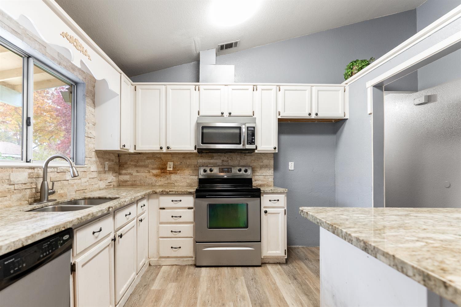 600 Sears Dr, Patterson, CA 95363