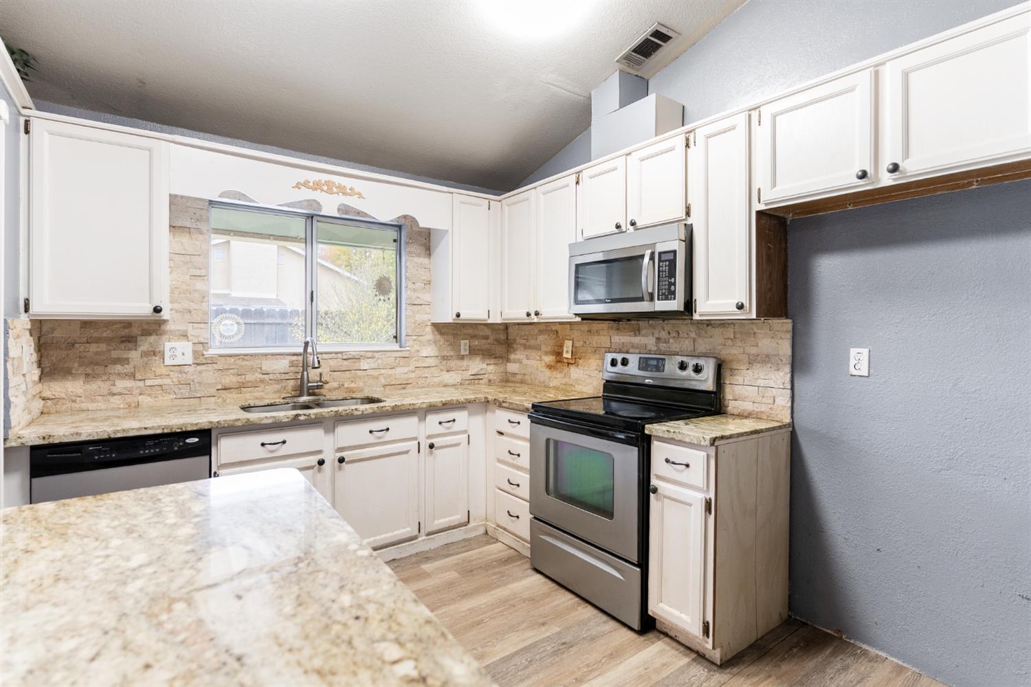 600 Sears Dr, Patterson, CA 95363