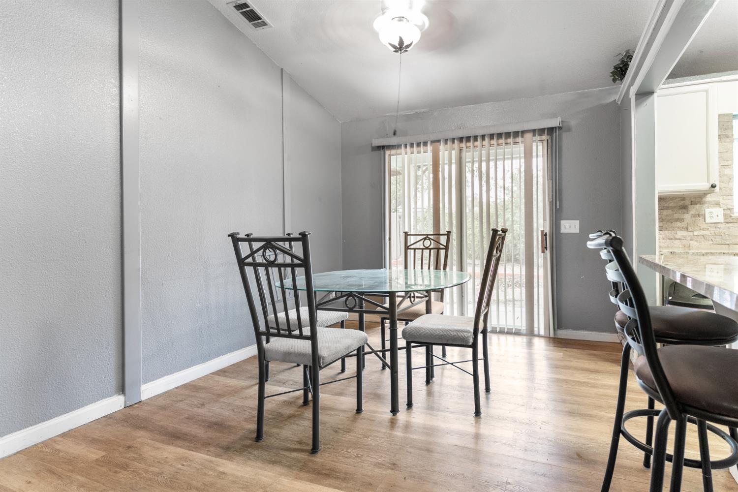 600 Sears Dr, Patterson, CA 95363