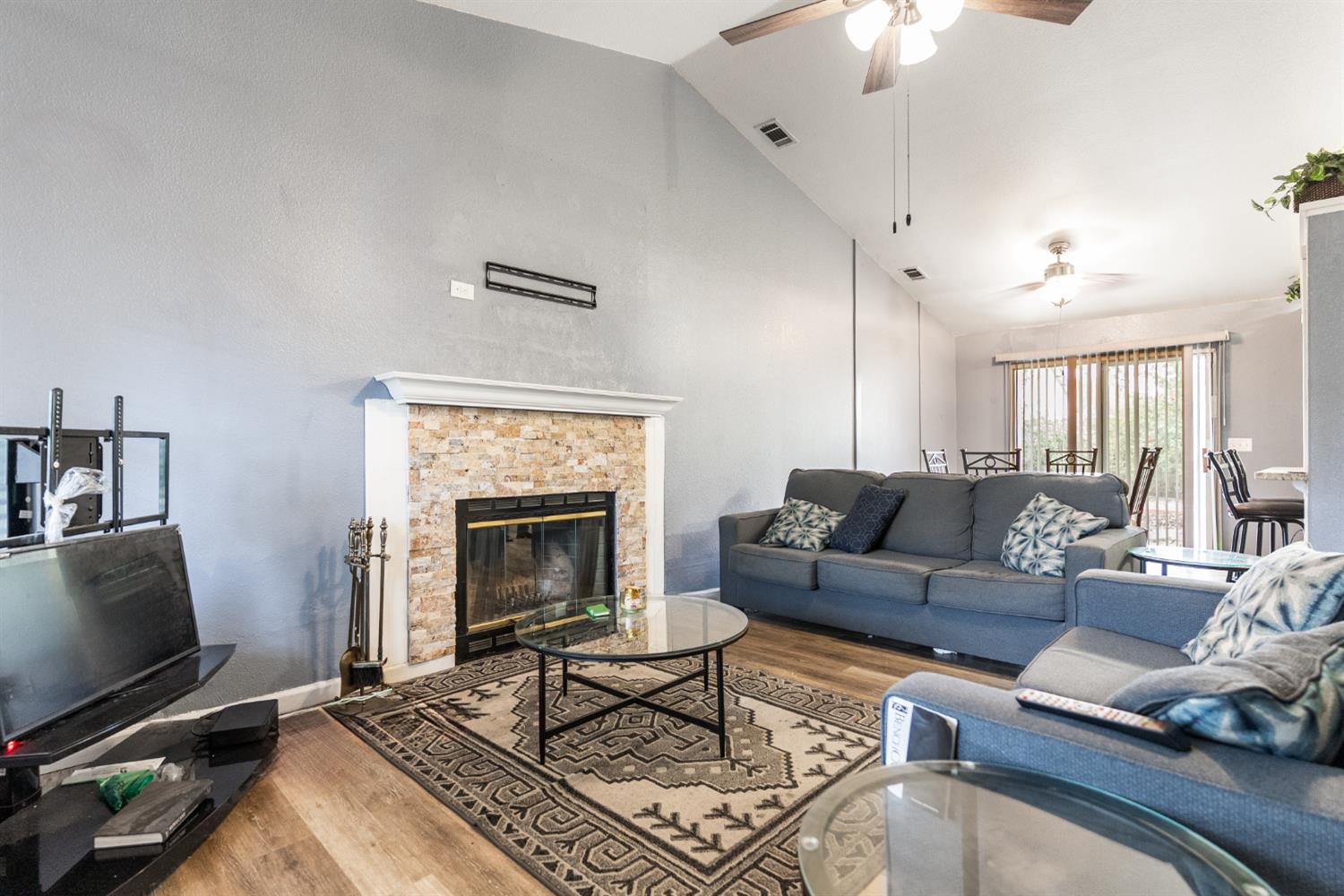 600 Sears Dr, Patterson, CA 95363