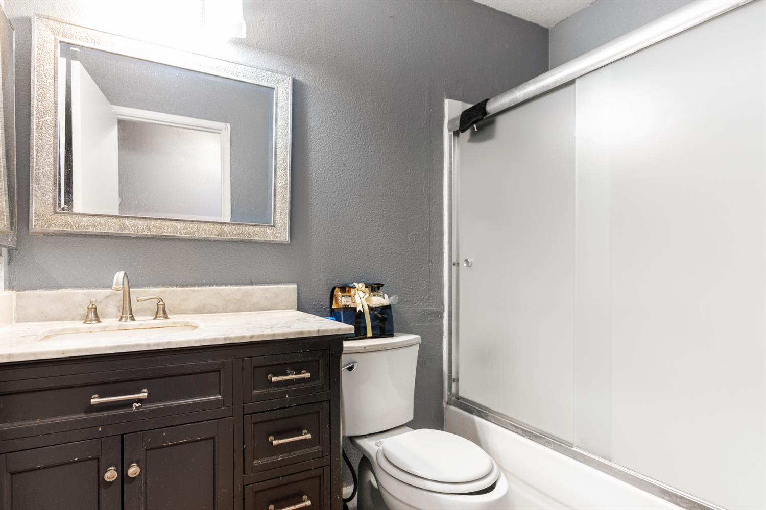 600 Sears Dr, Patterson, CA 95363