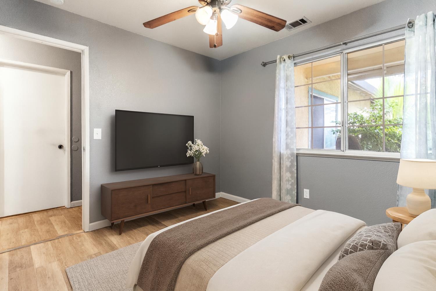 600 Sears Dr, Patterson, CA 95363