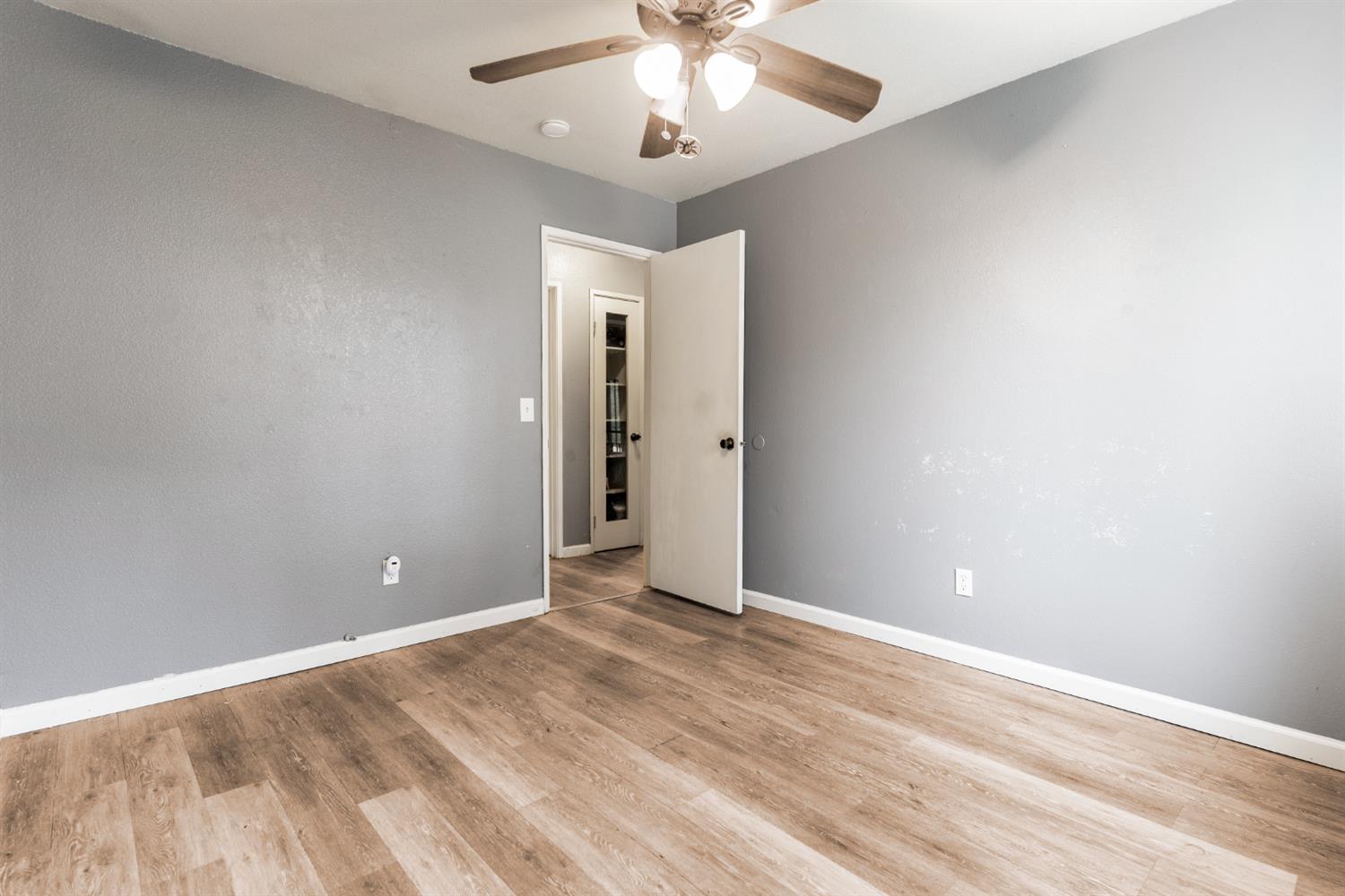 600 Sears Dr, Patterson, CA 95363