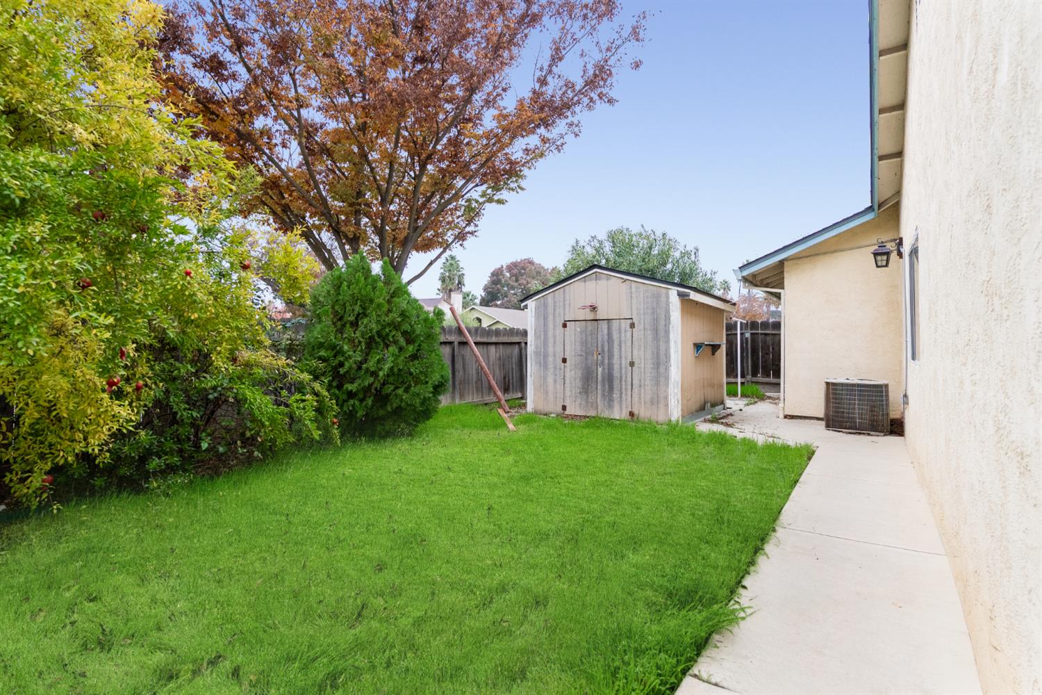 600 Sears Dr, Patterson, CA 95363